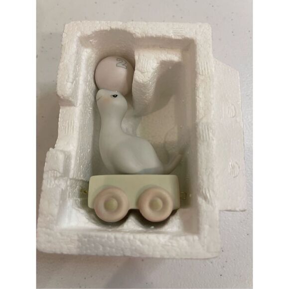 Precious Moments Birthday Series 2 in box - Picture 8 of 8